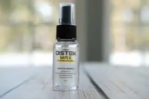 DISTEK MAX cleans and disinfects phones and devices