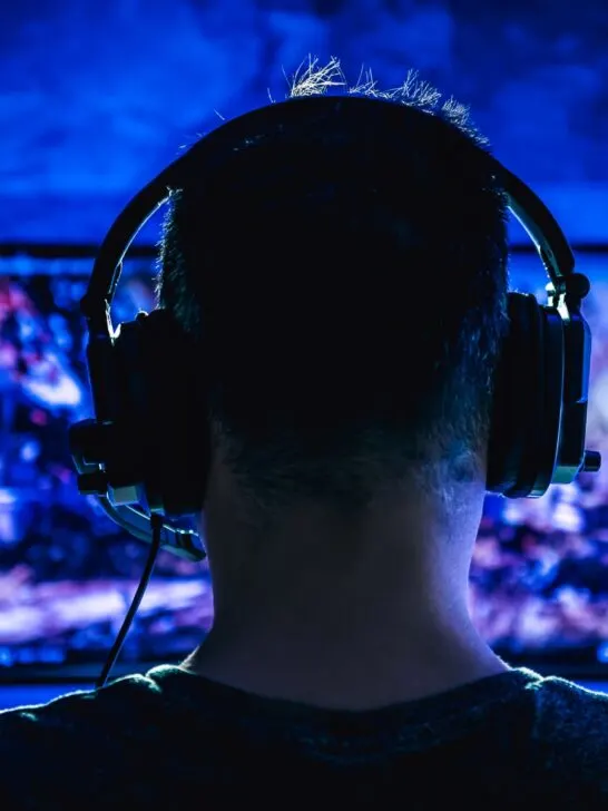 how to enable voice chat on roblox